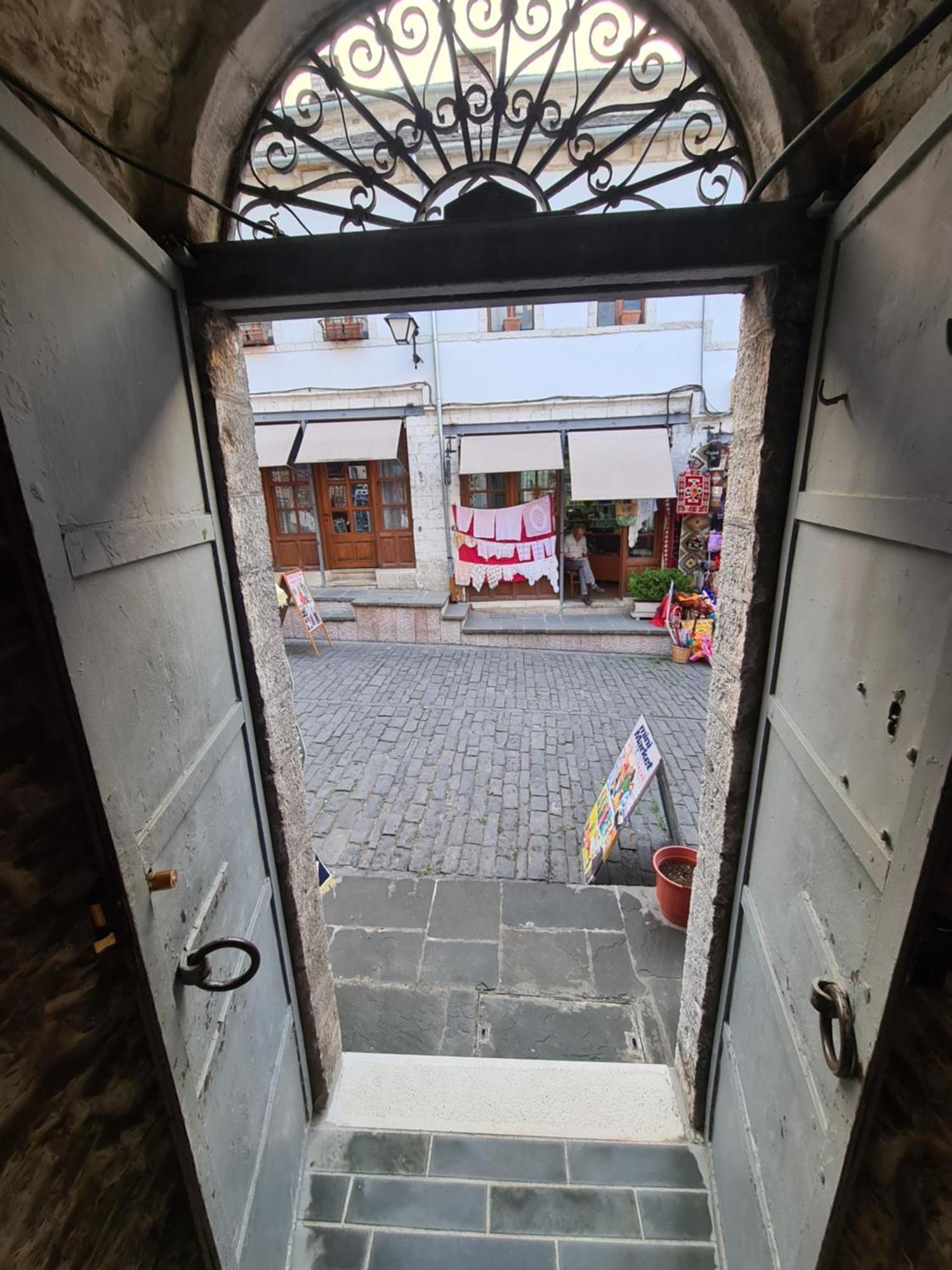 Santa Room-Old Bazaar Center-Gjirokaster Gjirokastër Exterior foto